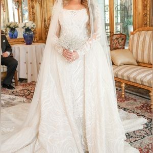 Wedding Dress/ Wedding Gown